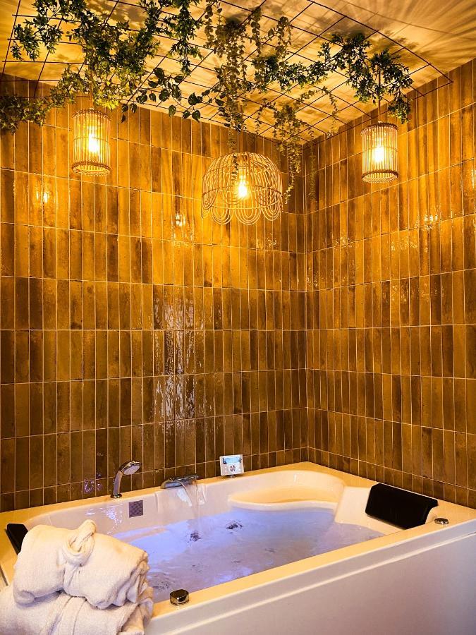 Love Room Suite Bali - Auray En Bretagne Brech المظهر الخارجي الصورة