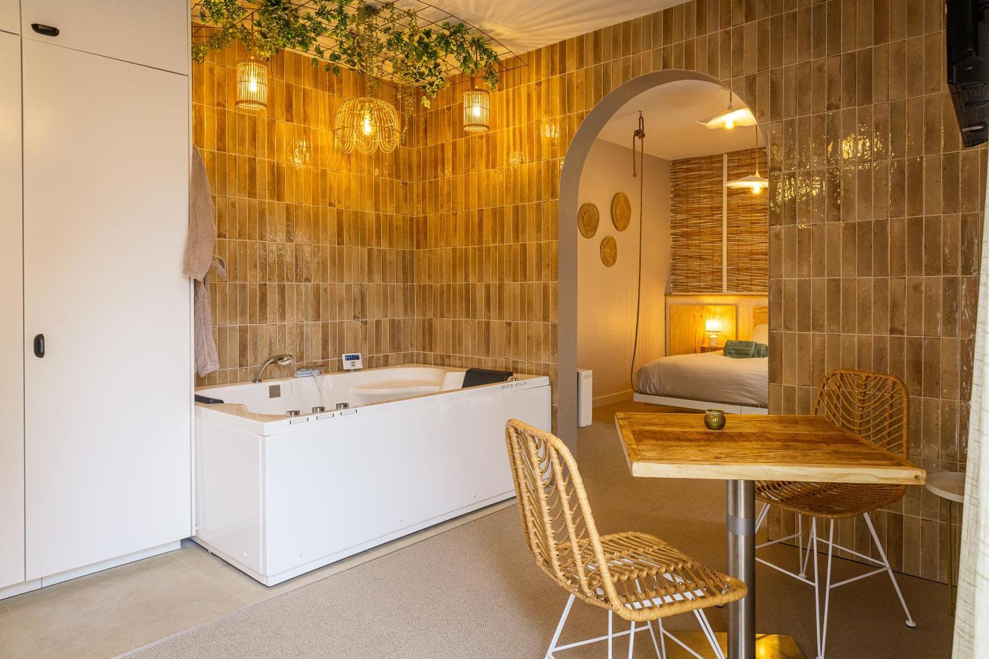 Love Room Suite Bali - Auray En Bretagne Brech المظهر الخارجي الصورة