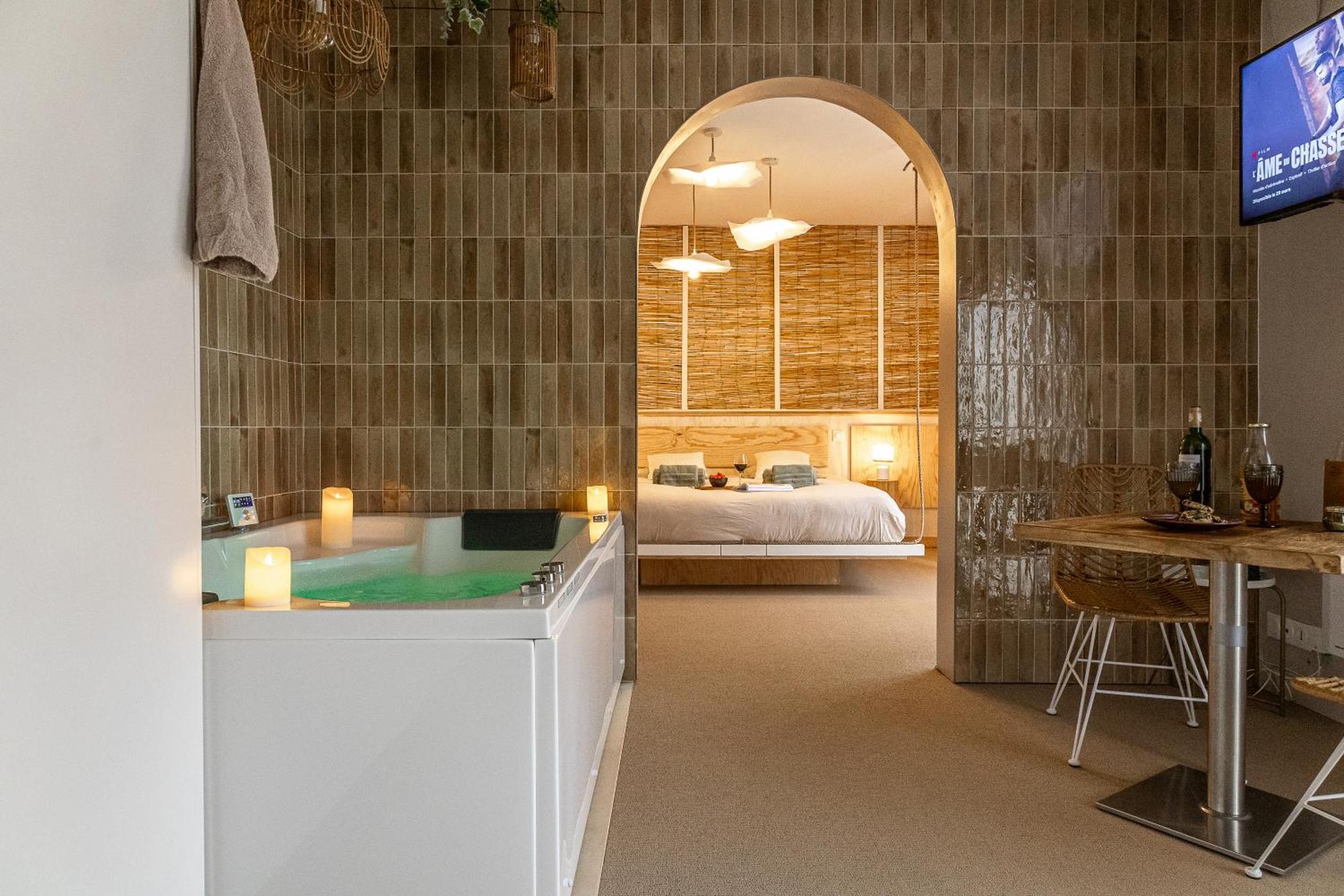 Love Room Suite Bali - Auray En Bretagne Brech المظهر الخارجي الصورة
